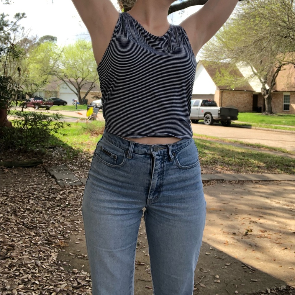 *SOLD ON VINTED*URBAN OUTFITTERS TOP - Picture 2 of 3